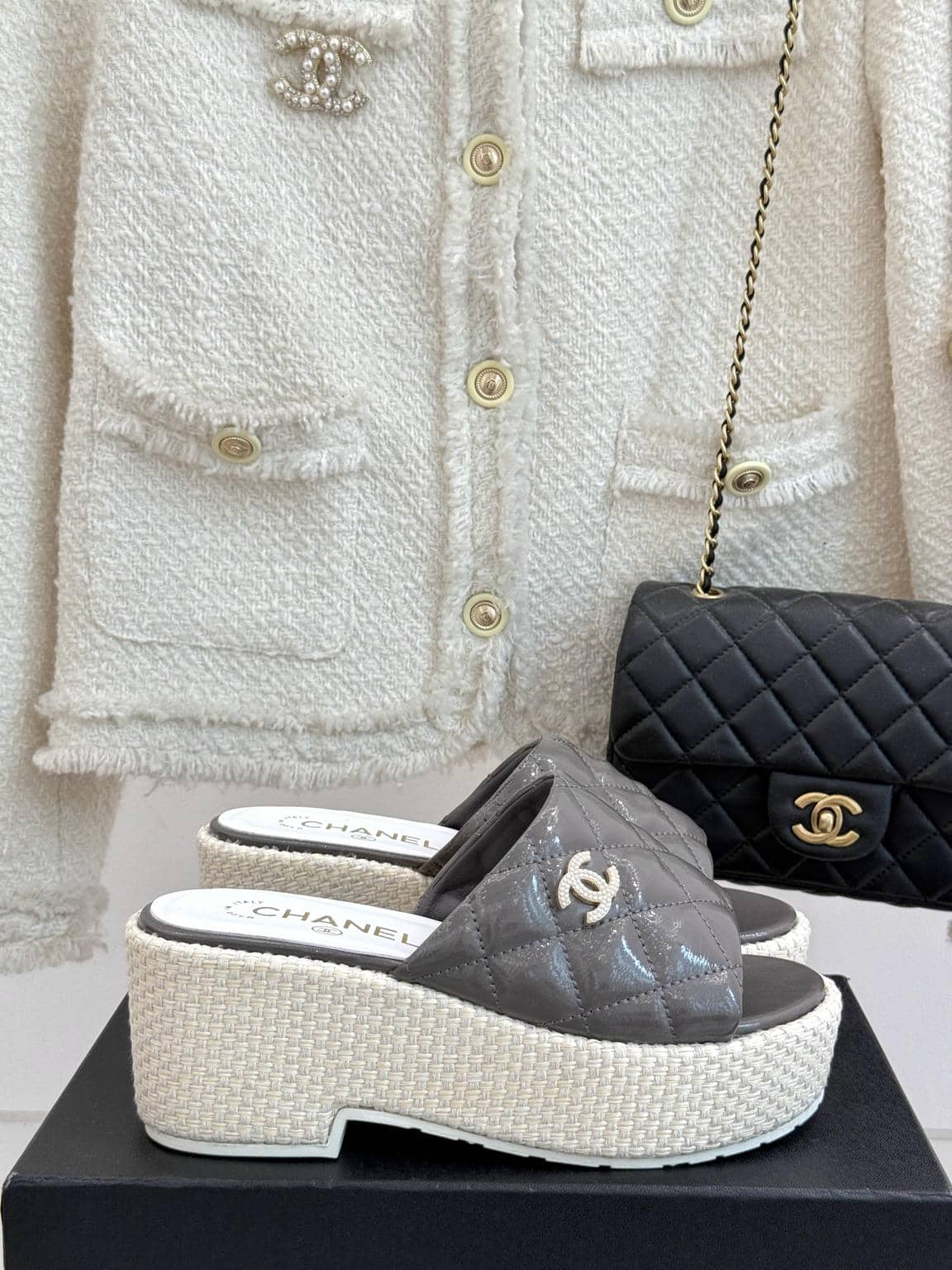 000100